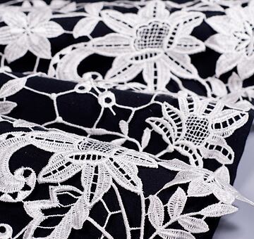 Guipure lace Fleur, ivory white